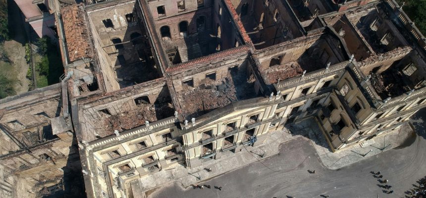 brazil-fire-museum-aftermath-000-18t6wv-mauro-pimentel-afp