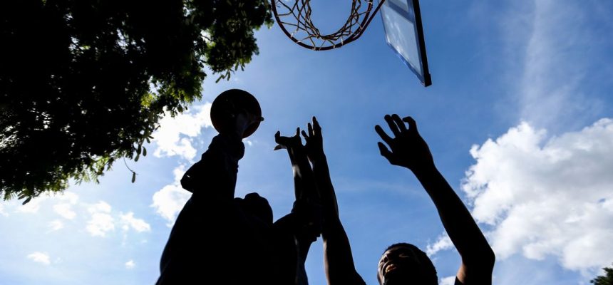 Brasília - Encontro "Crianças sem Fronteiras" reúne imigrantes e refugiados para um dia de lazer e confraternização. (Marcelo Camargo/Agência Brasil)