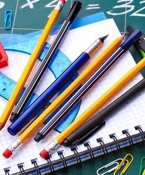 1069430390-qual-melhor-forma-de-comprar-o-material-escolar-de-seus-filhos