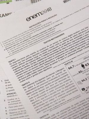 das-55-redacoes-com-nota-mil-no-enem-2018-42-foram-escritas-por-mulheres