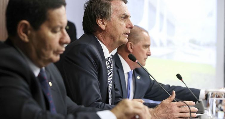 Presidente Jair Bolsonaro se reúne com o Conselho de Ministros, no Palácio do Planalto.