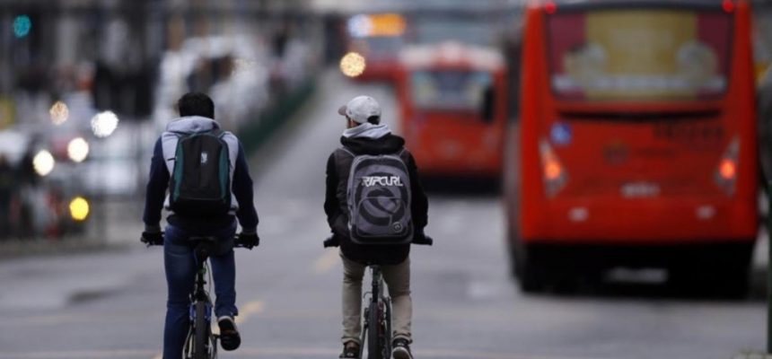 onibus-e-ciclistas-albari-rosa-rxqurxnxa59kx2x2wus4g1k-1200x800gp-web