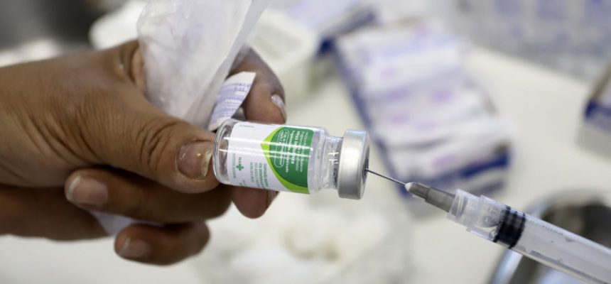 O governador do Estado de São Paulo, Márcio França, participa da abertura da Campanha Nacional de Vacinação contra a Gripe, com presença do ministro da Saúde, Gilberto Occhi. Local: São Paulo/SP Data: 23/04/2018 Foto: Governo do Estado de São Paulo