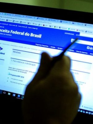site-da-receita-federal-foto-marcelo-camargo-agencia-brasil-696x435