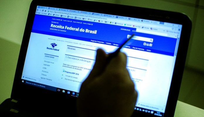 site-da-receita-federal-foto-marcelo-camargo-agencia-brasil-696x435