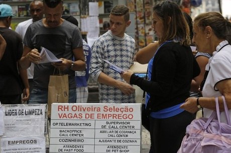 folhapress-desemprego-vagas-30042019085510645