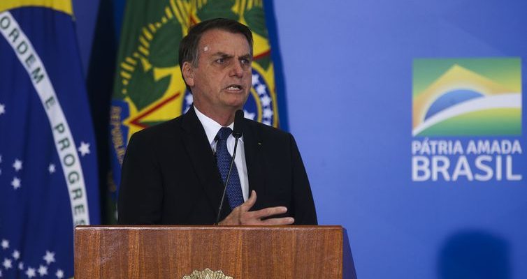 O presidente Jair Bolsonaro preside Solenidade de Lançamento de Linha de Crédito do BNDES para Organizações Filantrópicas.