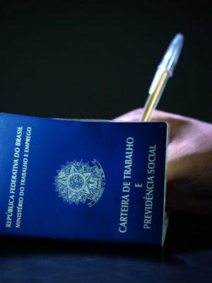 Carteira de Trabalho, Carteira assinada, Emprego. Brasilia, 03-09-2018. Foto: Sérgio Lima/Poder 360