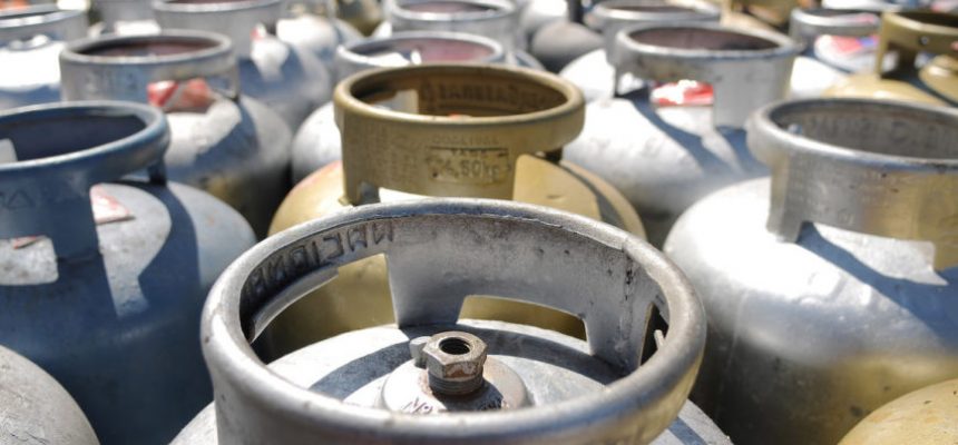 Gás de cozinha puxa a inflação de setembro em Brasília
Cruzeiro, Brasília, DF, Brasil 13/10/2015 Foto: Pedro Ventura/Agência Brasília
Com variação de 19,23% no valor do botijão, o gás de cozinha contribuiu diretamente para o aumento da inflação no Distrito Federal em setembro.
